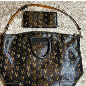 Dooney & Bourke matching Vanessa  set